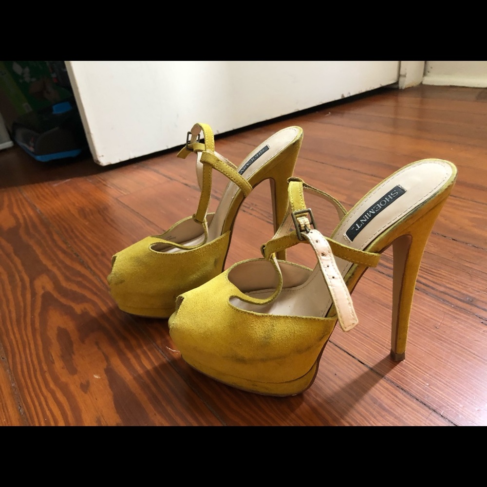 Yellow-green 4in heels